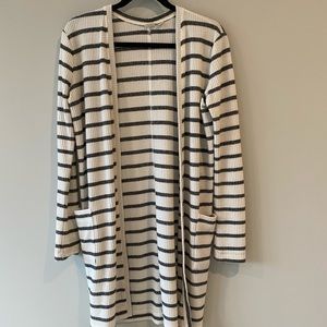 🤍Gap Gray&White Striped Cardigan🤍
